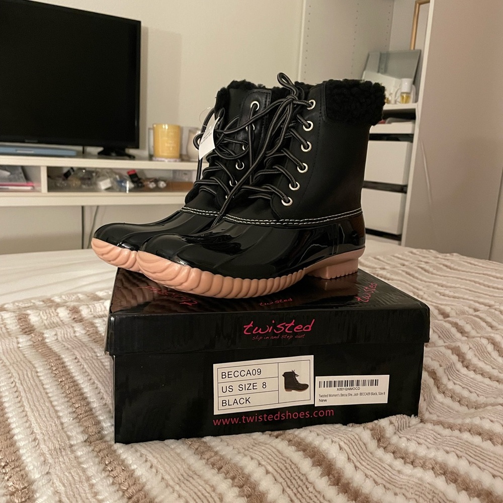NWT duck boots / rain boots